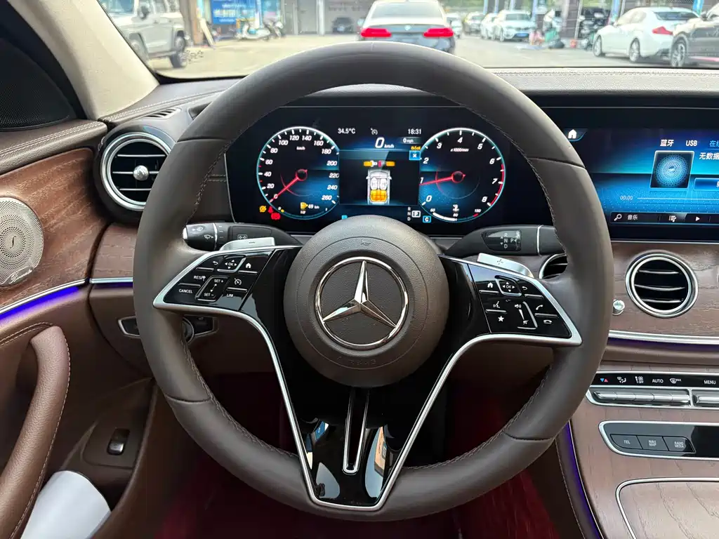 Mercedes-Benz E-Class 2023 — фото 4