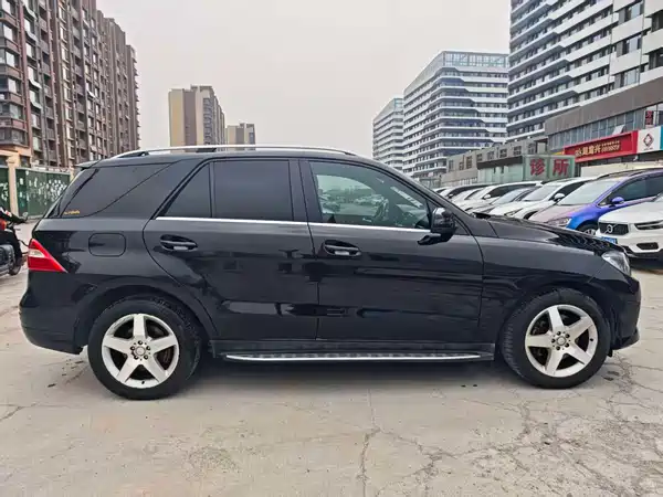 Mercedes-Benz M-Class 2014