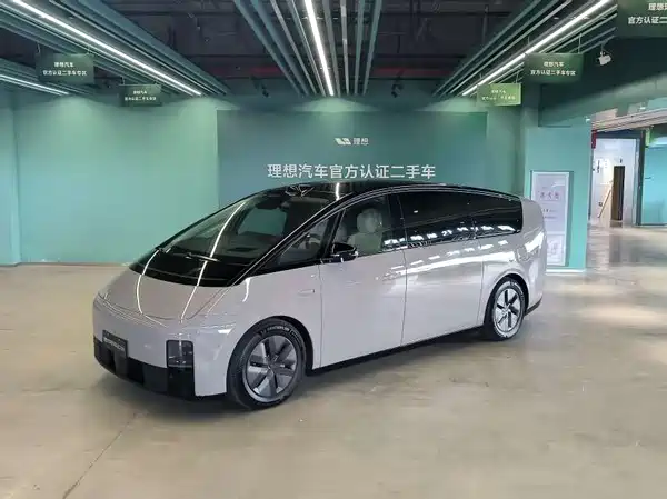 Li Auto MEGA 2024