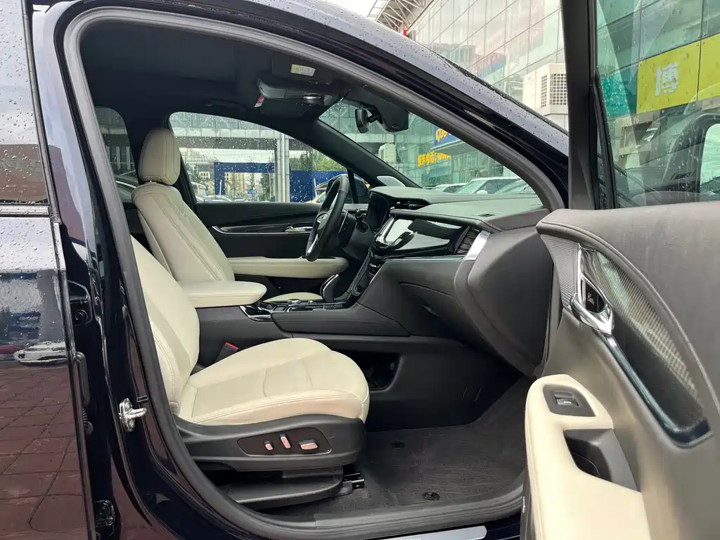 Cadillac XT6 2020 — фото 26