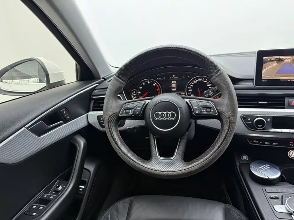 Audi A4L 2017 — фото 12