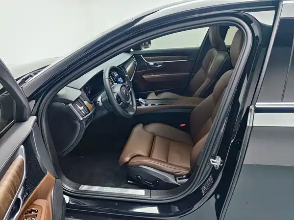 Volvo S90 2022