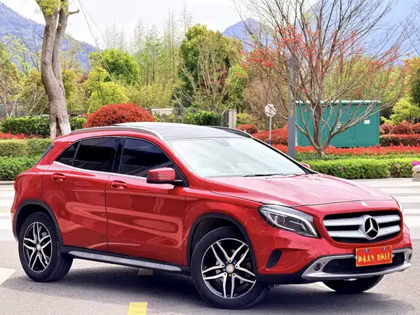 Mercedes-Benz GLA 2015