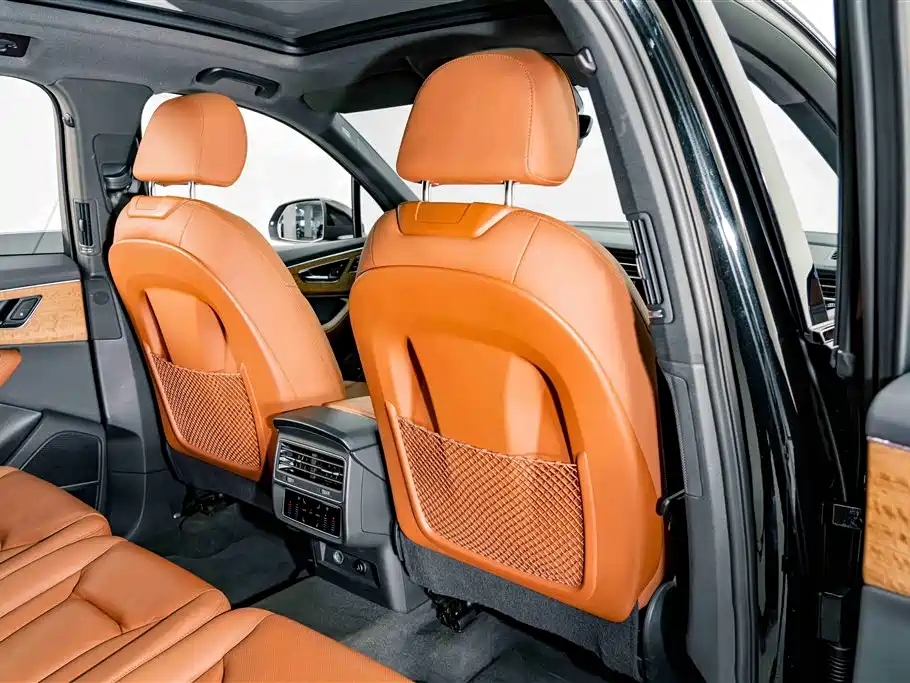Audi Q7 2023 — фото 21