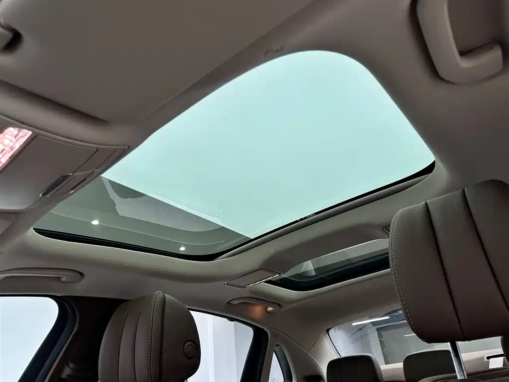 Mercedes-Benz E-Class 2023 — фото 18
