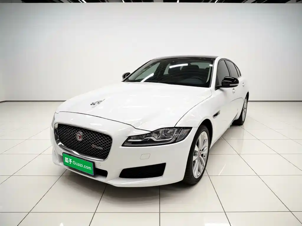 Jaguar XFL 2018 — фото 1