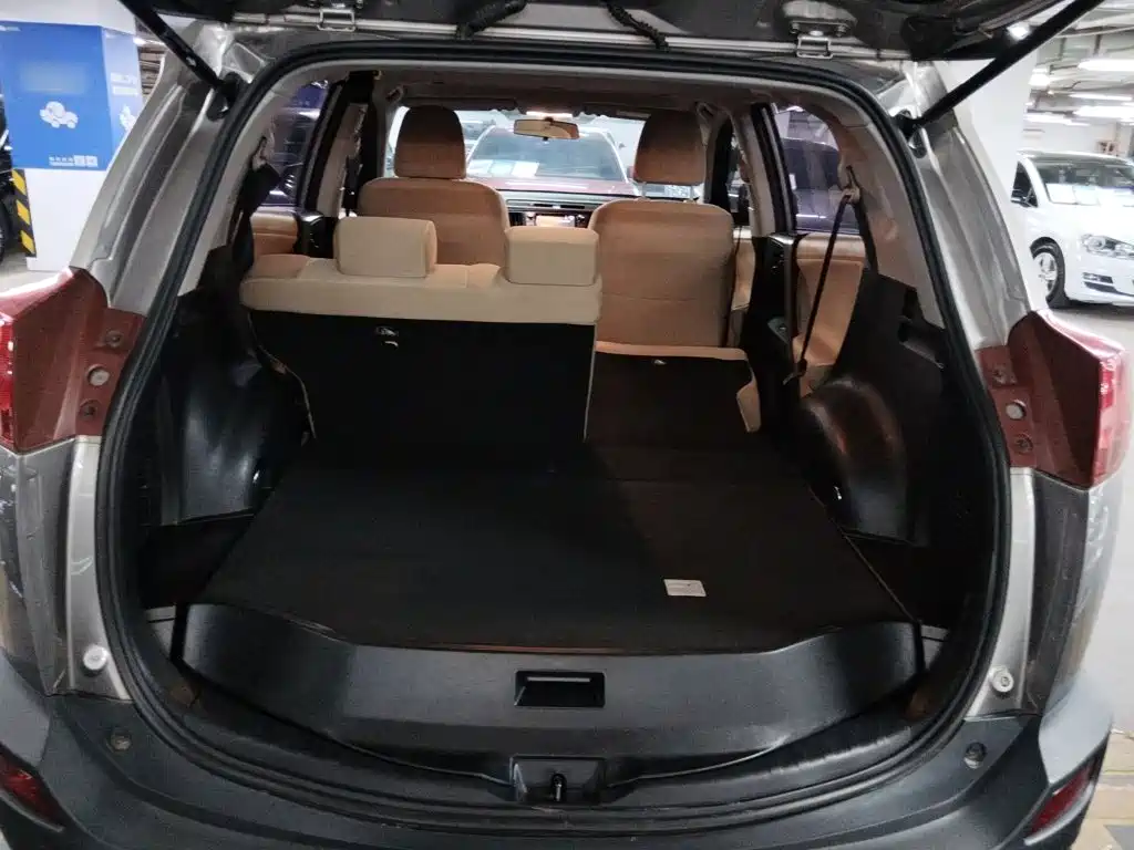 Toyota RAV4 2016 — фото 19