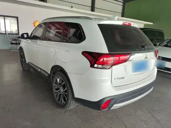 Mitsubishi Outlander 2018