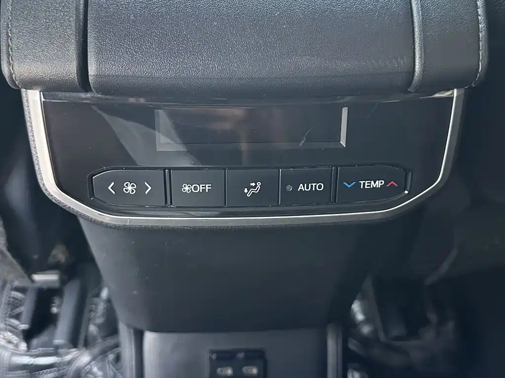 Toyota Highlander 2023 — фото 16