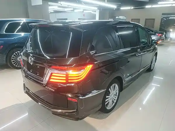 Honda Elysion 2017