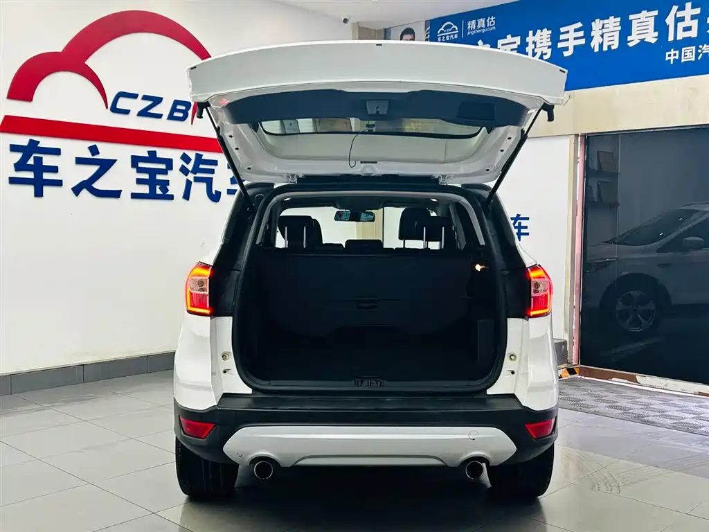 Ford Kuga 2017 — фото 9