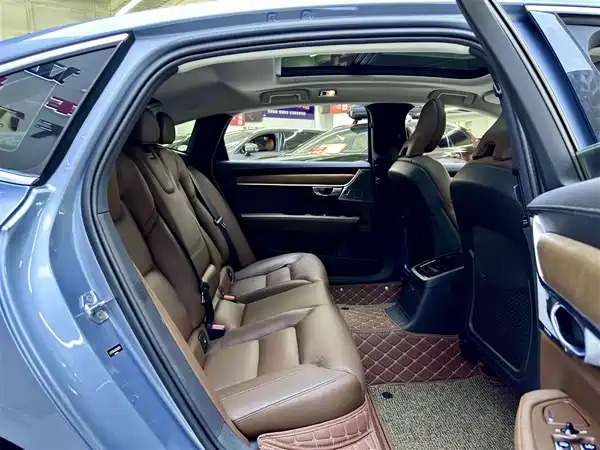 Volvo S90 Plug-In Hybrid 2018