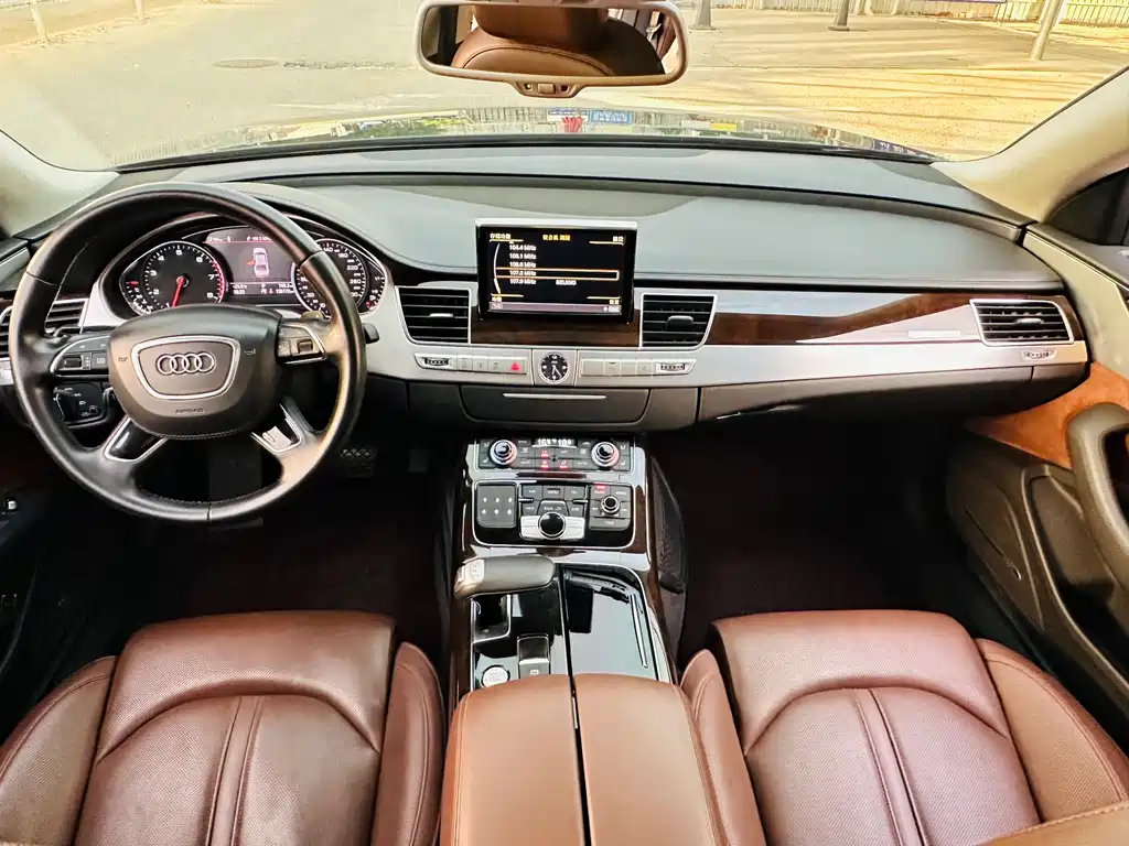 Audi A8 2015 — фото 20