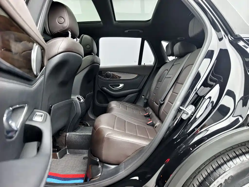 Mercedes-Benz GLC 2018 — фото 13