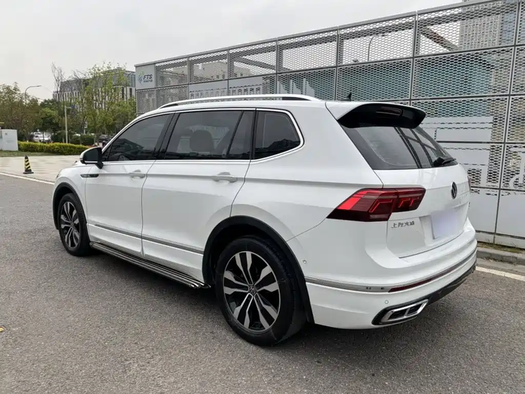 Volkswagen Tiguan L 2023