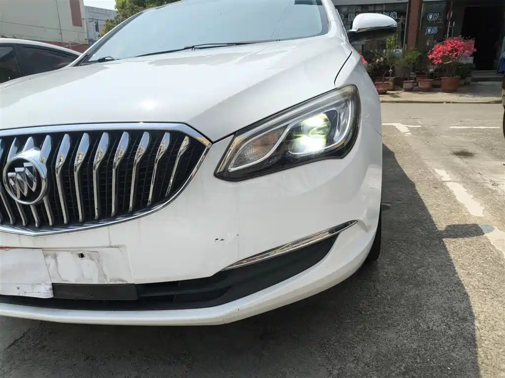 Buick Excelle 2015 — фото 18