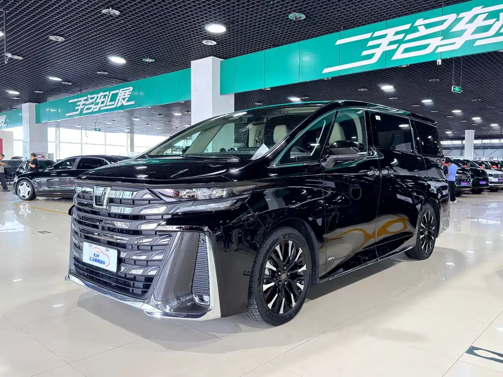 Toyota Vellfire 2023 — фото 1