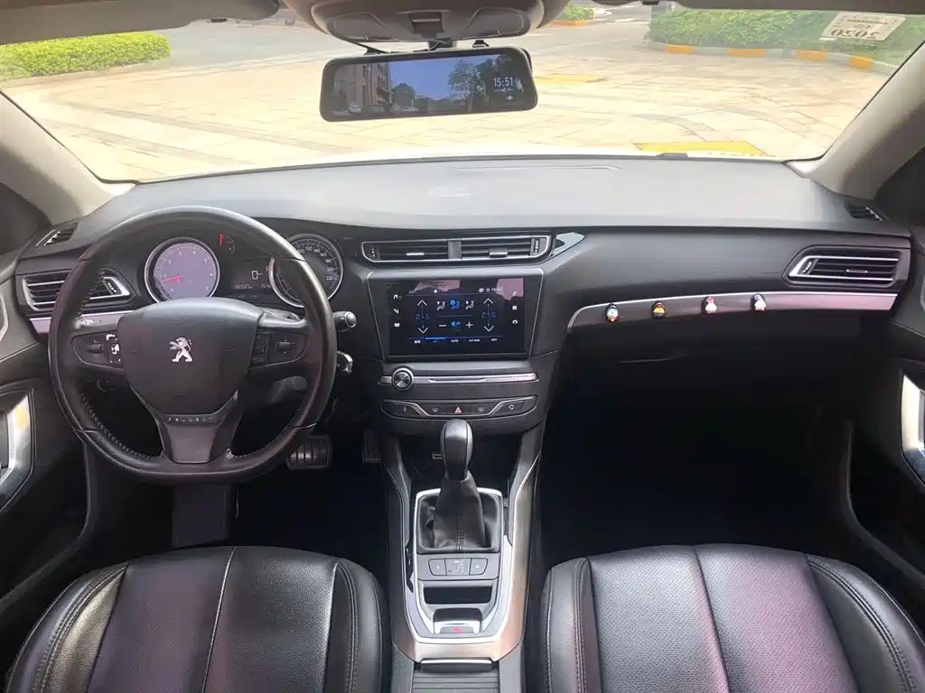 Peugeot 408 2018 — фото 10