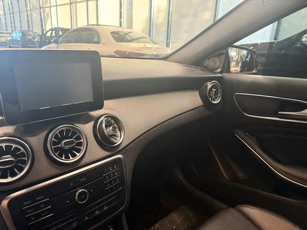 Mercedes-Benz GLA 2016 — фото 13