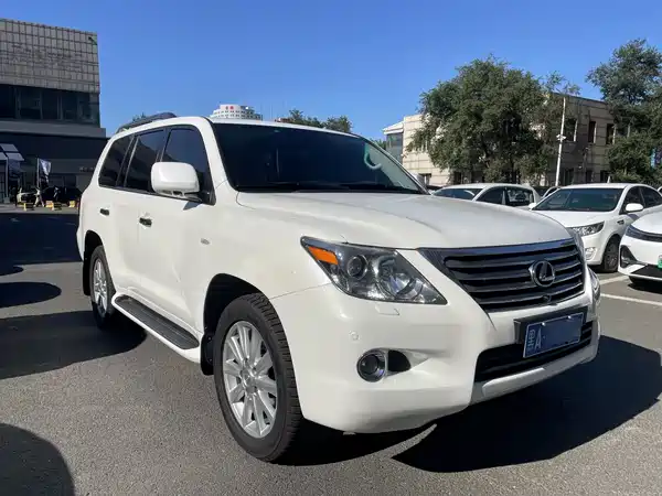 Lexus LX 2010