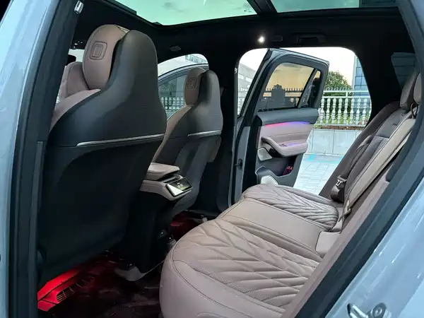 NIO ES6 2025