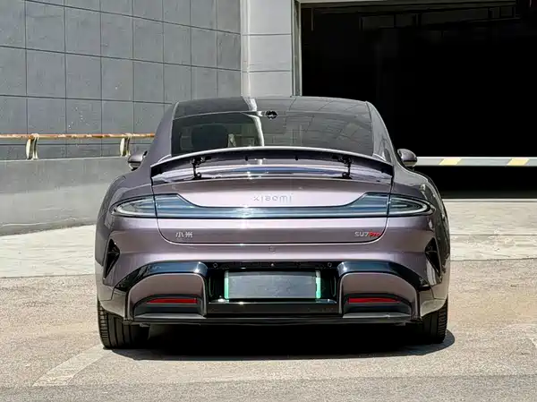 Xiaomi SU7 2025