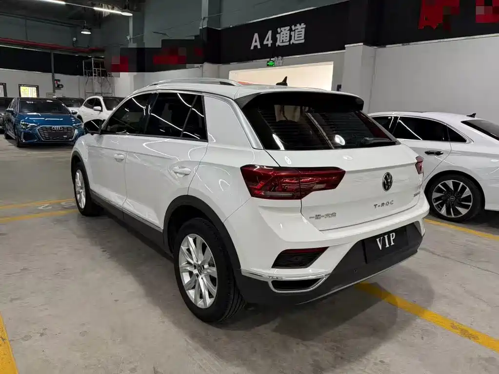 Volkswagen T-Roc 2023