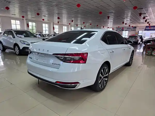 Skoda Superb 2023