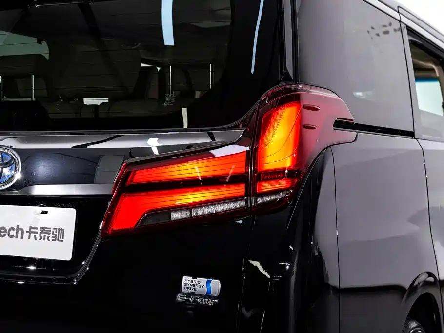 Toyota Alphard 2020 — фото 10