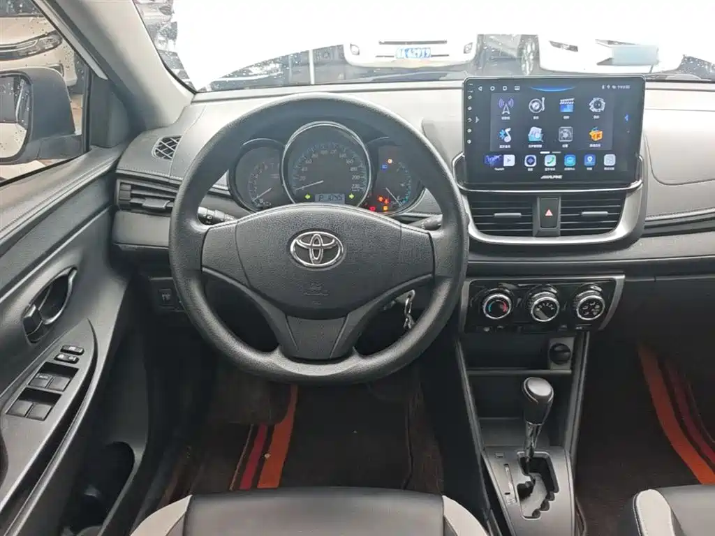 Toyota Yaris L 2019 — фото 11