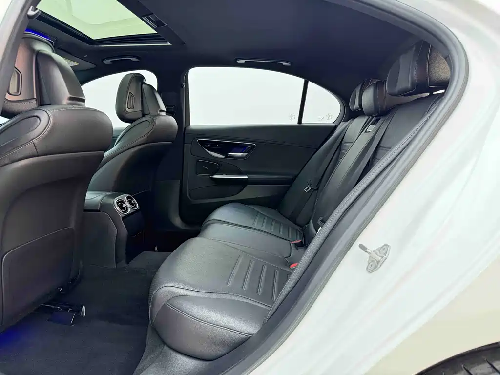 Mercedes-Benz C-Class 2022 — фото 18