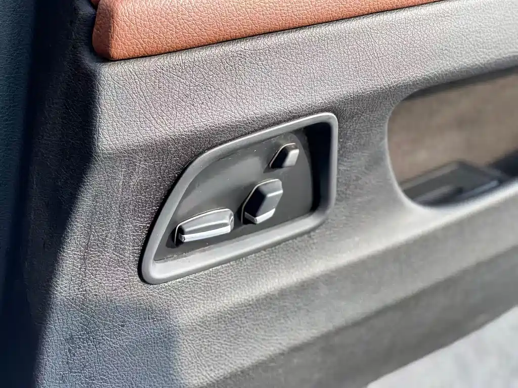 BMW 5 Series 2016 — фото 25