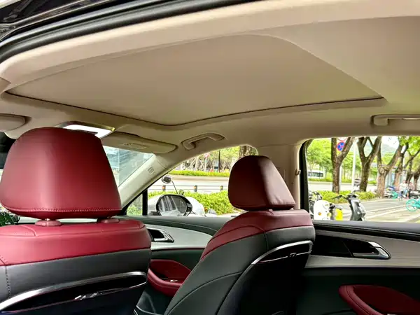 Hongqi H5 2025