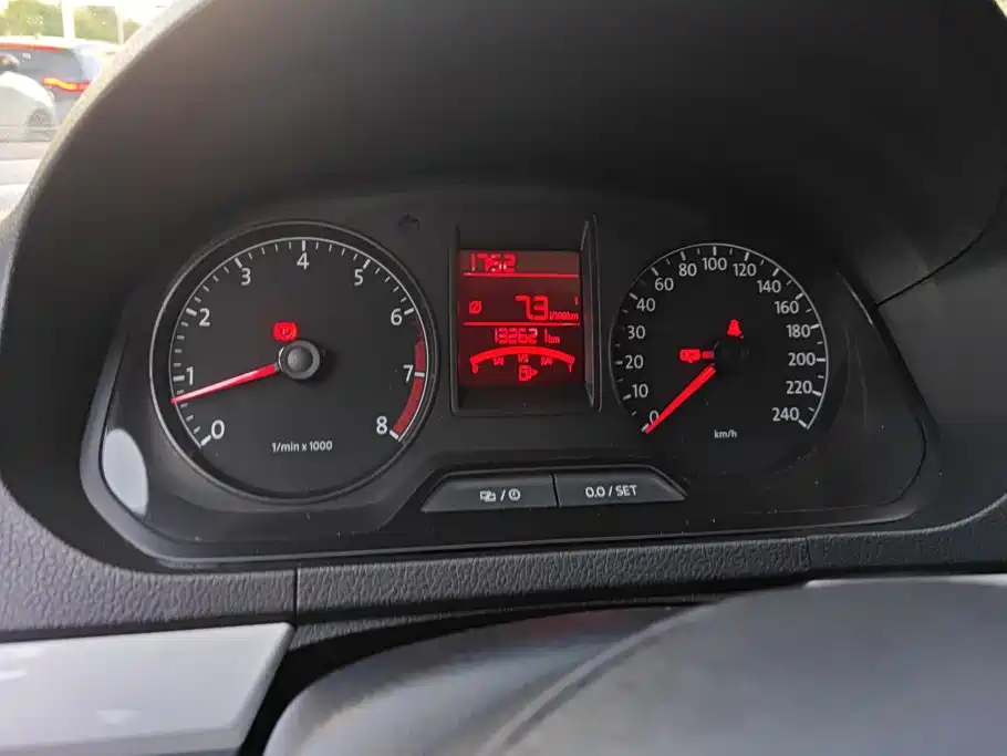 Volkswagen Jetta 2015 — фото 14