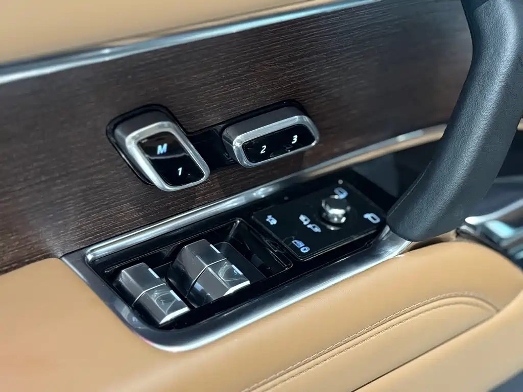Land Rover Range Rover 2023 — фото 13