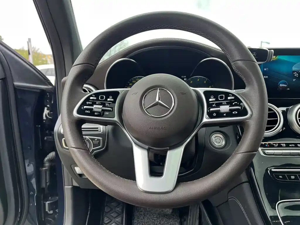 Mercedes-Benz GLC 2020 — фото 34
