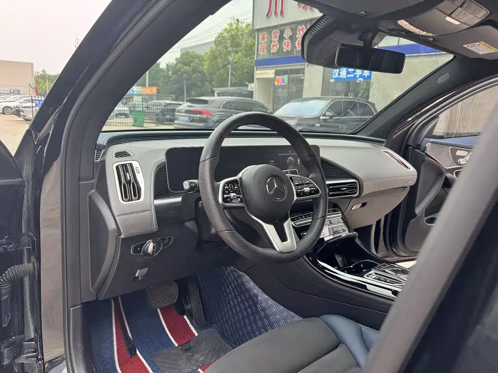 Mercedes-Benz EQC 2020