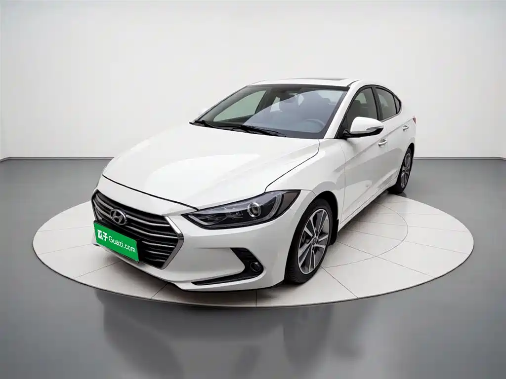 Hyundai Elantra 2018 — фото 2