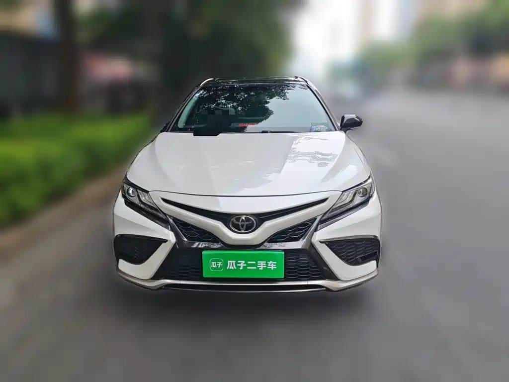 Toyota Camry 2021 — фото 24
