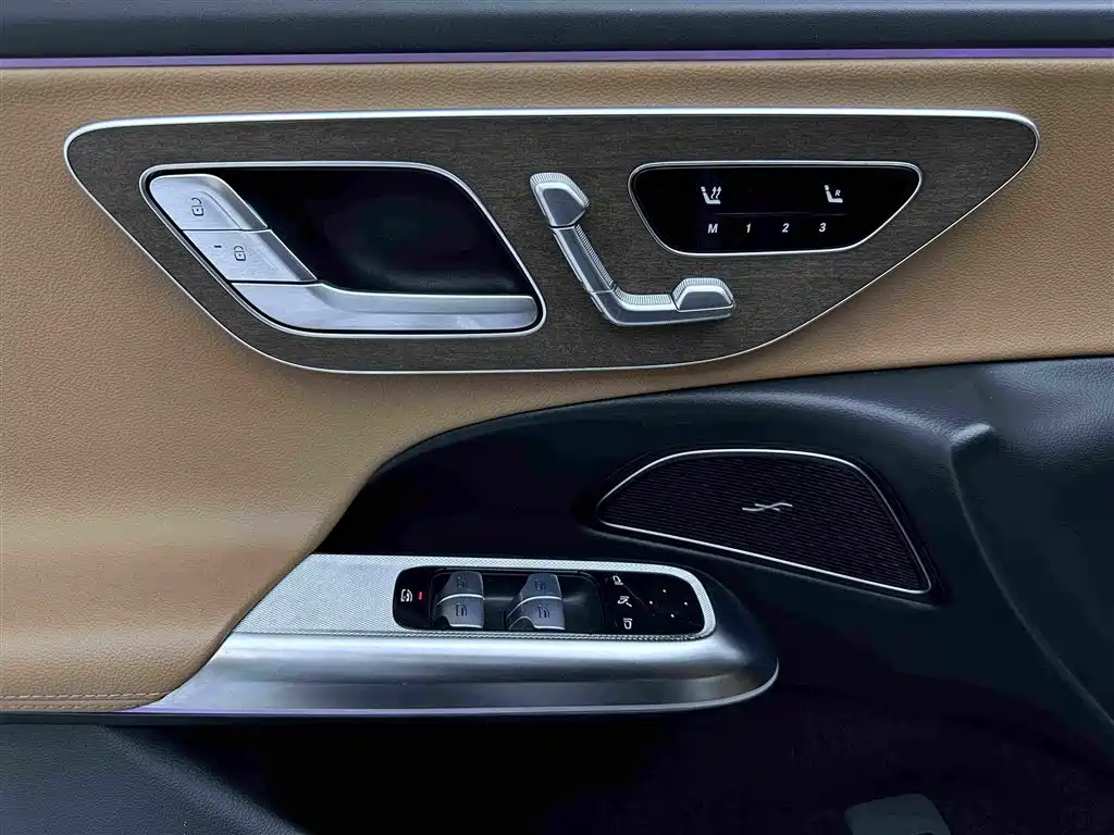 Mercedes-Benz E-Class 2024 — фото 20