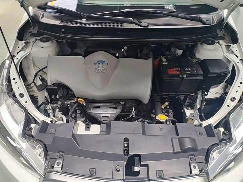 Toyota Yaris L 2015 — фото 20