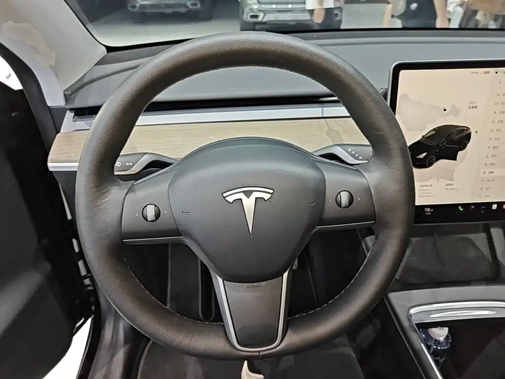 Tesla Model Y 2022 — фото 11