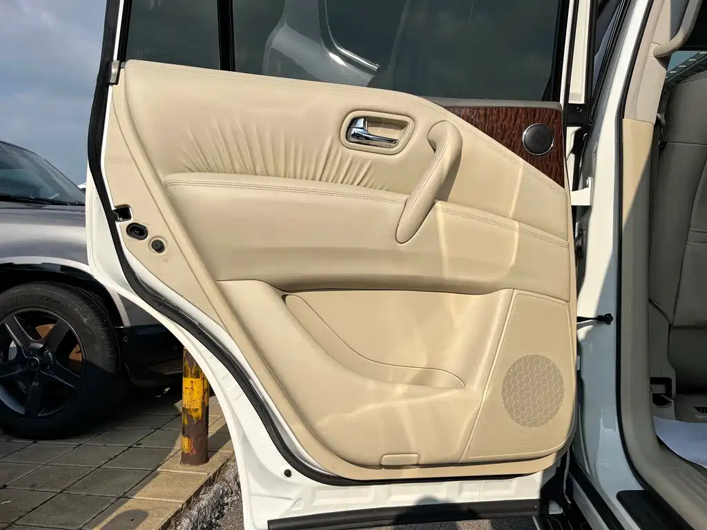 Nissan Patrol 2019 — фото 18