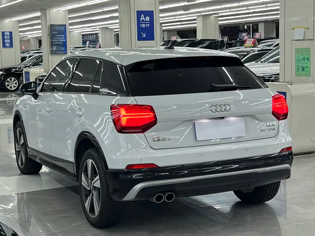 Audi Q2L 2020 — фото 13