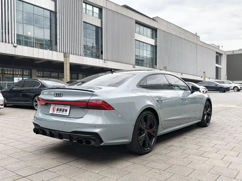 Audi A7L 2024 — фото 26