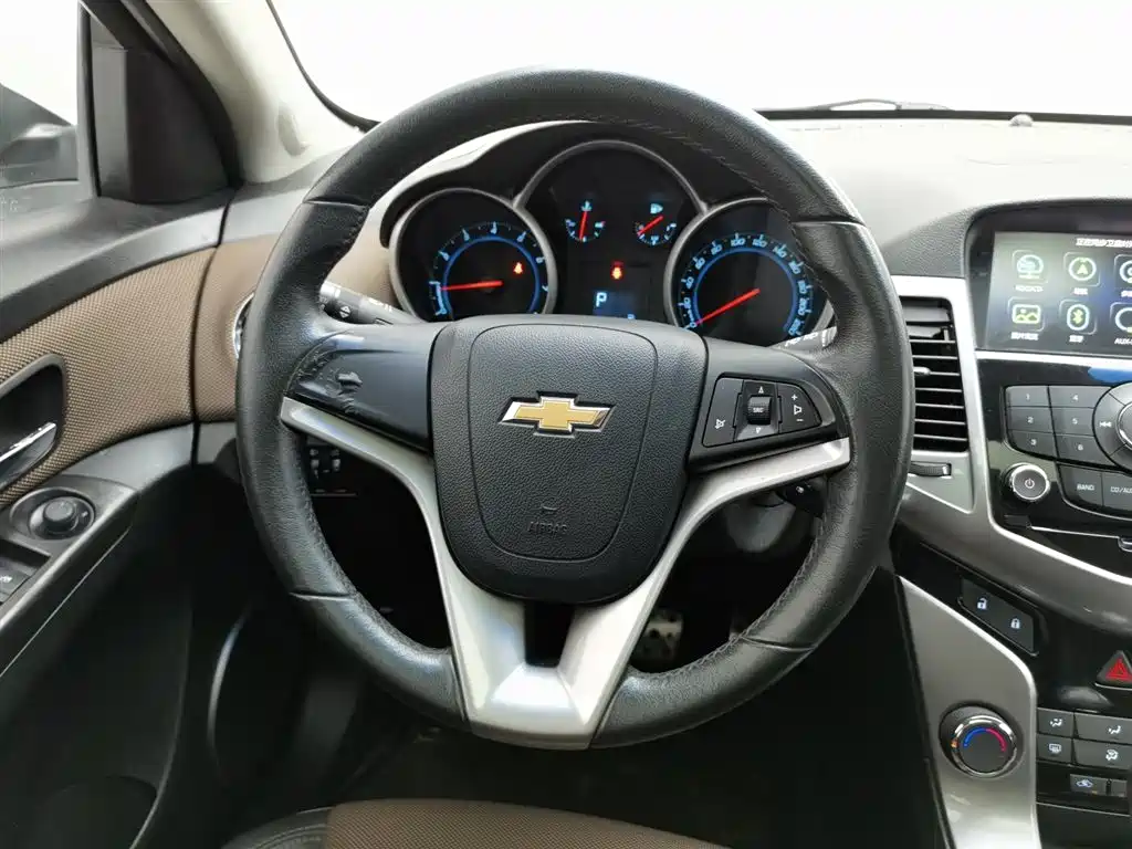 Chevrolet Cruze 2014 — фото 11