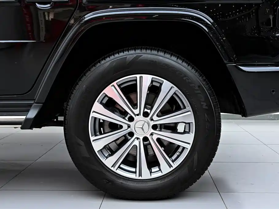 Mercedes-Benz G-Class 2023 — фото 38