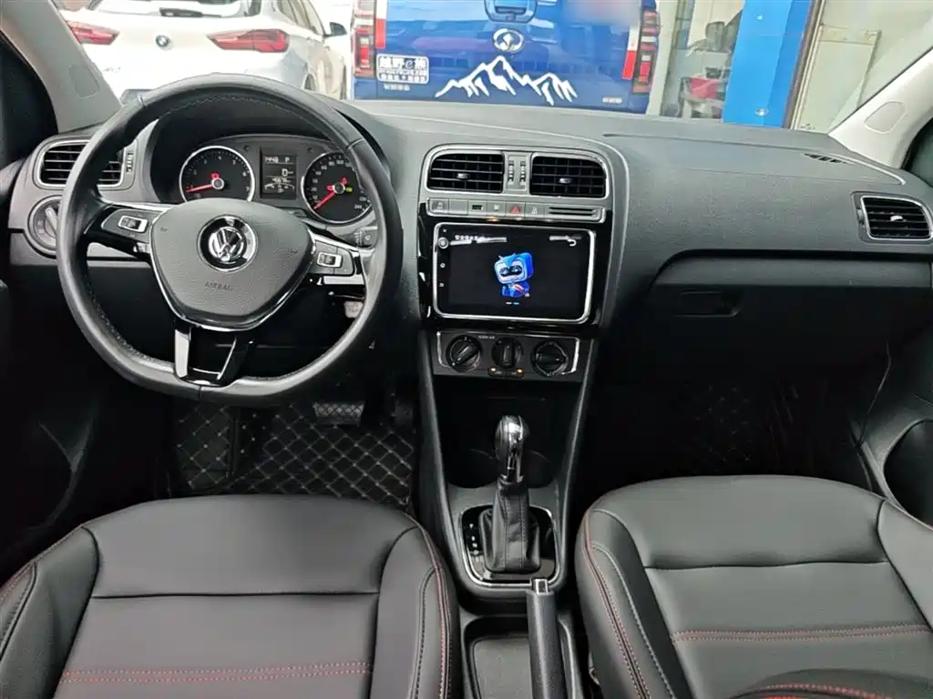 Volkswagen Polo 2018 — фото 10