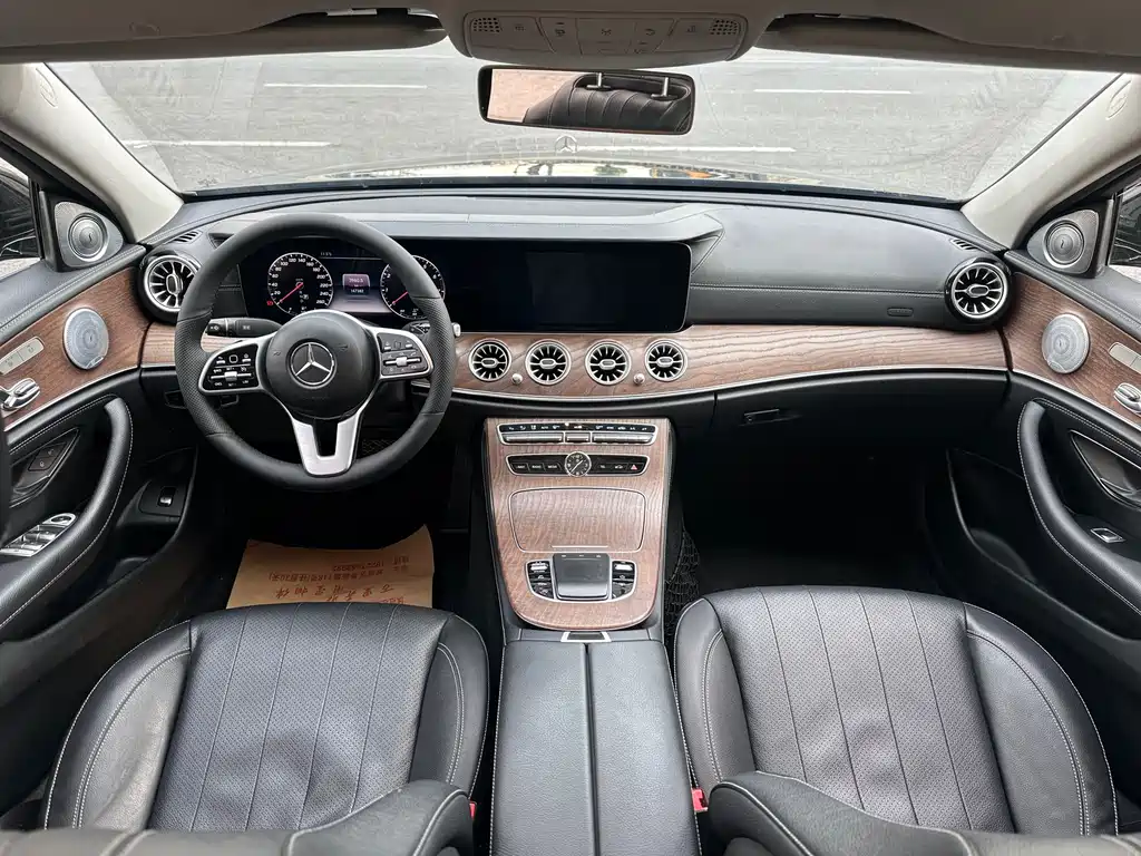 Mercedes-Benz E-Class 2019 — фото 9