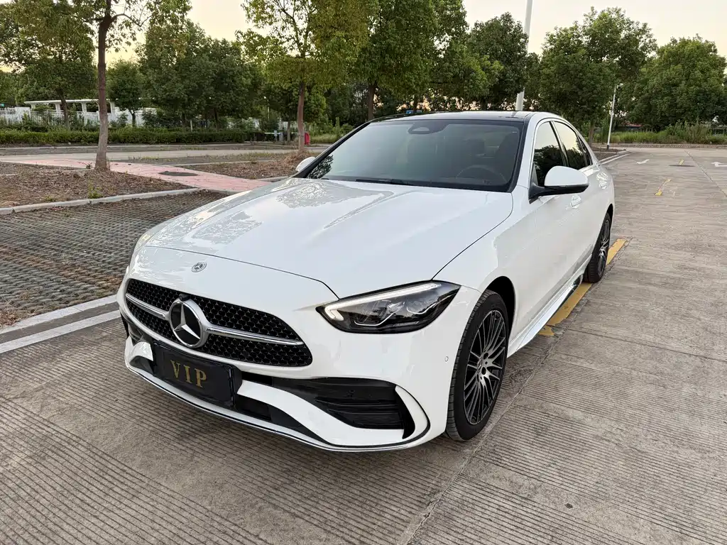 Mercedes-Benz C-Class 2025 — фото 1